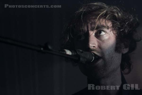 A PLACE TO BURY STRANGERS - 2012-04-15 - PARIS - La Boule Noire - 